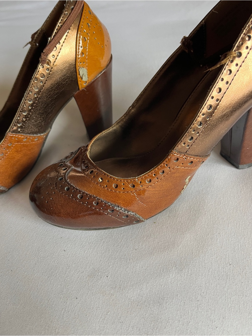 Mossimo Women Size 5.5 Brown Bronze Patent Wingtip Oxford Mary Jane Block Heels - Picture 15 of 16